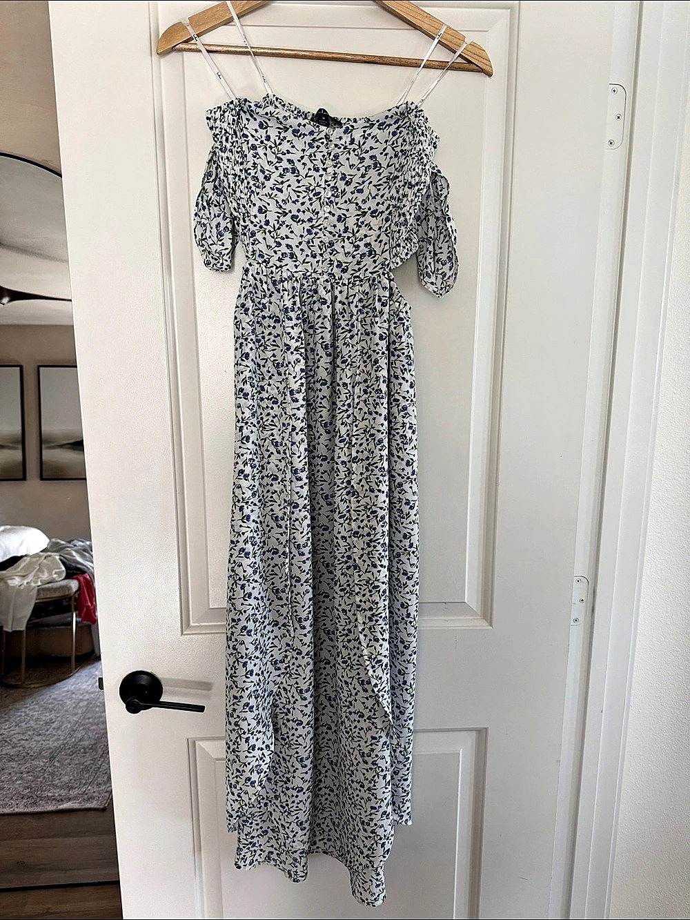 Lulus Floral Off the Shoulder Maxi Dress in White & Blue Size Medium Like New